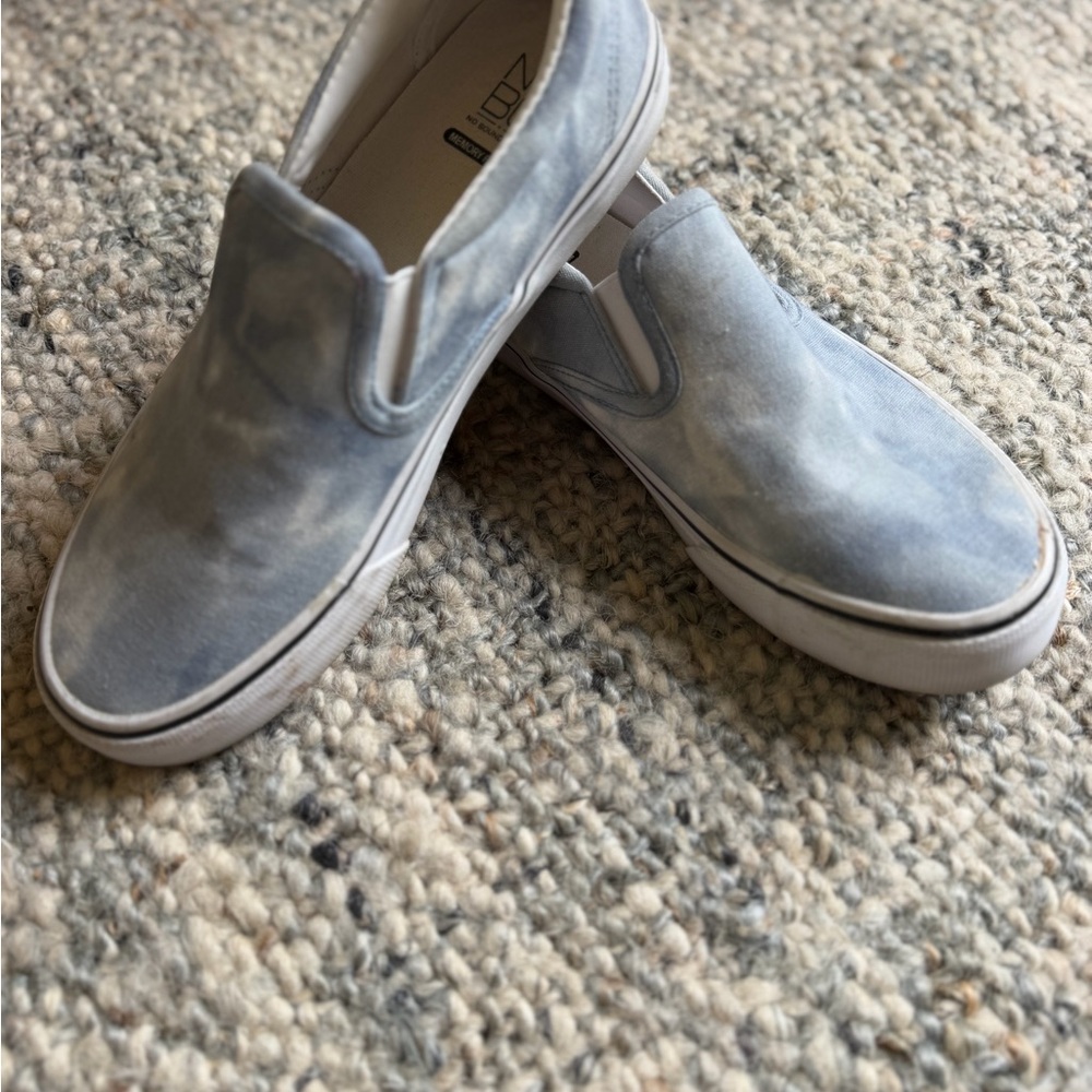 No Boundaries Slip On Sneakers Blue Tie Dye Women’s 8 Memory Foam